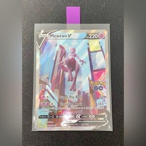 ** Mewtwo V (Holographic/Full Art) Pokémon Card **